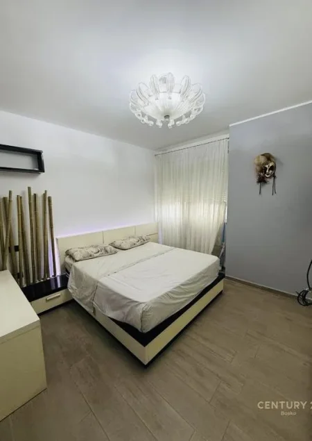 Tirane, jepet me qera apartament 2+1 Kati 3, 99 m² 550 € (Astir)