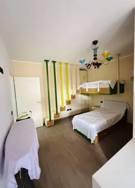 Tirane, jepet me qera apartament 2+1 Kati 3, 99 m² 550 € (Astir)