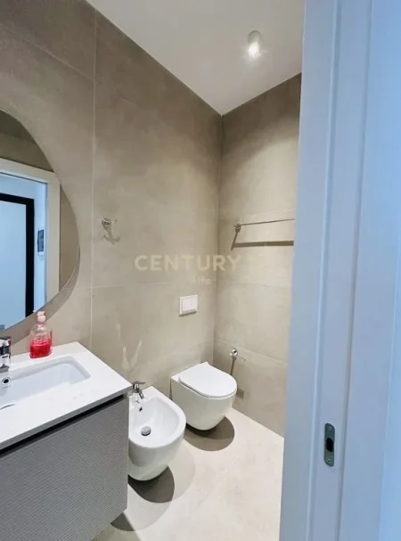 Tirane, jepet me qera apartament 2+1 Kati 9, 104 m² 1.200 € (Golden Tower Residence)