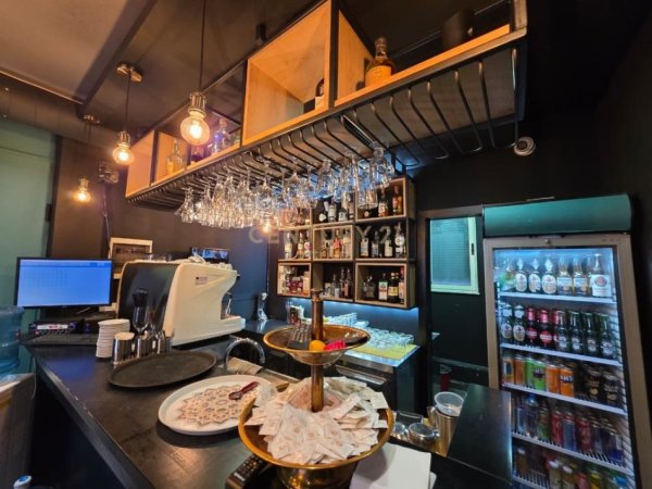 Tirane, shes ambjent biznesi Kati 0, 54 m² 250.000 € (Tv Klan)