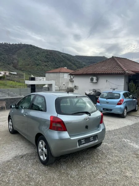 Elbasan, shes makine Toyota automat Nafte, 182.000 km 4.000 €