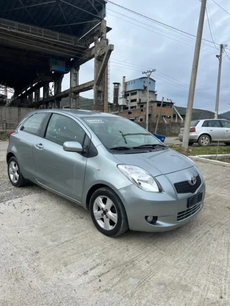 Elbasan, shes makine Toyota automat Nafte, 182.000 km 4.000 €