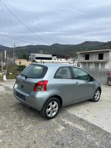 Elbasan, shes makine Toyota automat Nafte, 182.000 km 4.000 €