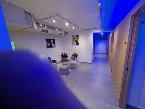 Tirane, shes ambjent biznesi Kati 0, 155 m² 550.000 € (Vasil Shanto)