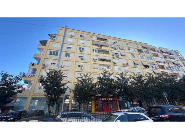 Tirane, shes ambjent biznesi Kati 0, 72 m² 145.000 € (Vila L)
