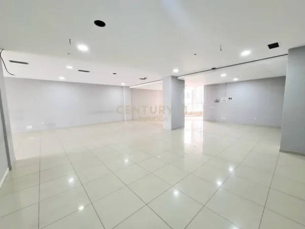 Tirane, shes dyqan Kati 1, 324 m² 490.000 € (Astir)