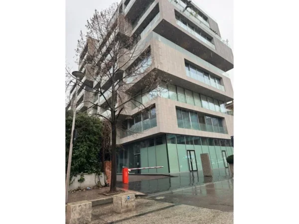Tirane, shes garazh | post parkimi Kati -2, 25 m² (Bllok)