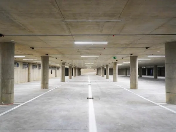 Tirane, shes garazh | post parkimi Kati -2, 31 m² (Ish station I Trenit)