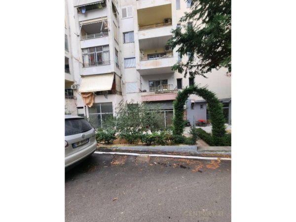 Tirane, shitet ambjent biznesi Kati 6, 106 m² 250.000 € (Fresk)
