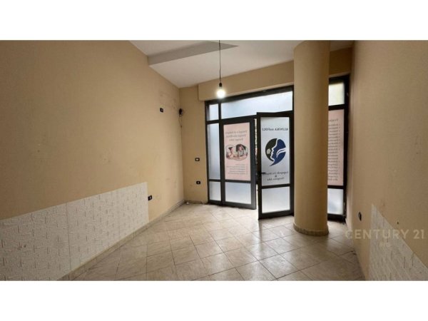 Tirane, shes ambjent biznesi Kati 0, 20 m² 130.000 € (Xhamllik)