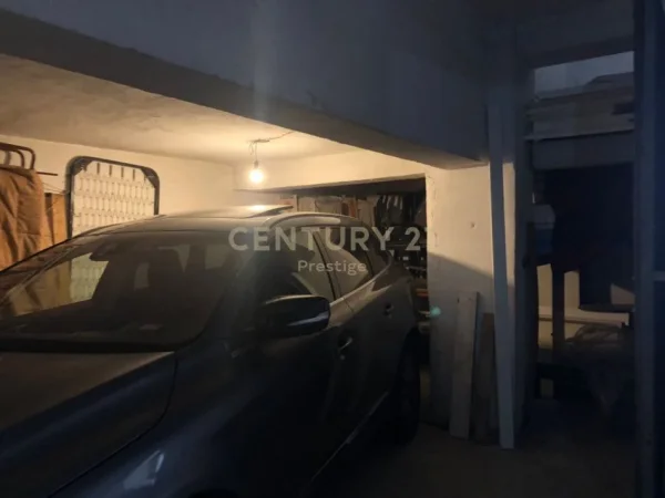 Tirane, shitet garazh | post parkimi Kati -1, 36 m² 32.000 € (Shkolla Baletit)