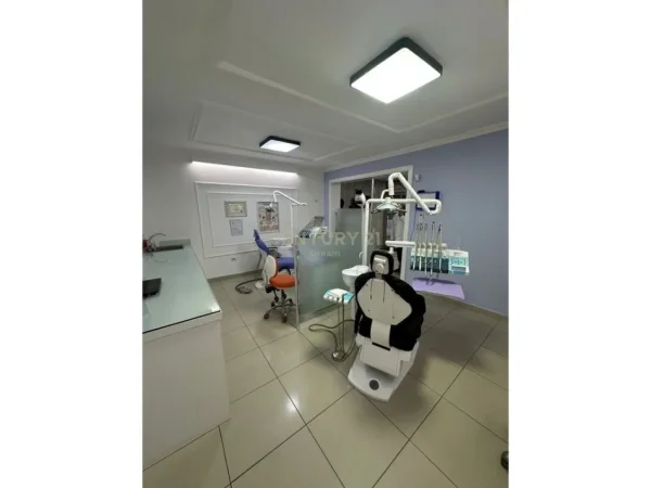 Tirane, shitet ambjent biznesi Kati 1, 42 m² 100.000 € (Rruga e Dibres)