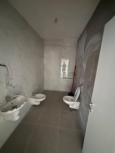 Tirane, shitet apartament 2+1 Kati 2, 111 m² (Prane Bulevardit te Ri)