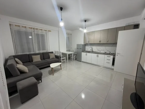 Tirane, jepet me qera apartament 2+1+Ballkon Kati 3, 100 m² 500 € (Astir Vila L2 Apartament 2+1+Post Parkimi Per Qera I Mobiluar)