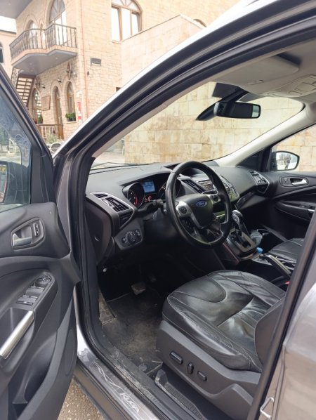 Cerrik, shitet Ford Kuga 2013 Nafte, gri e erret automatik 250.000 km