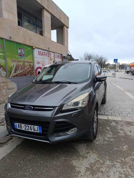 Cerrik, shitet Ford Kuga 2013 Nafte, gri e erret automatik 250.000 km