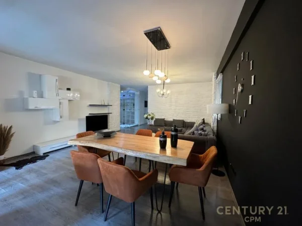 Tirane, jepet me qera apartament 2+1+Ballkon Kati 5, 120 m² 1.000 € (komuna e parisit)