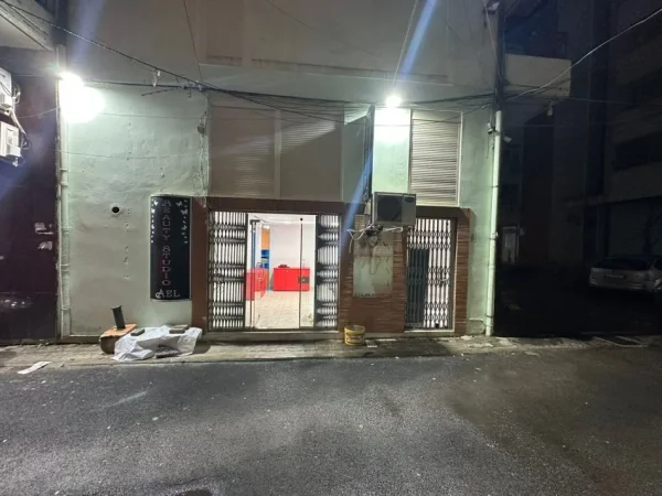 Tirane, jepet me qera dyqan Kati 0, 25 m² 550 € (selvia)