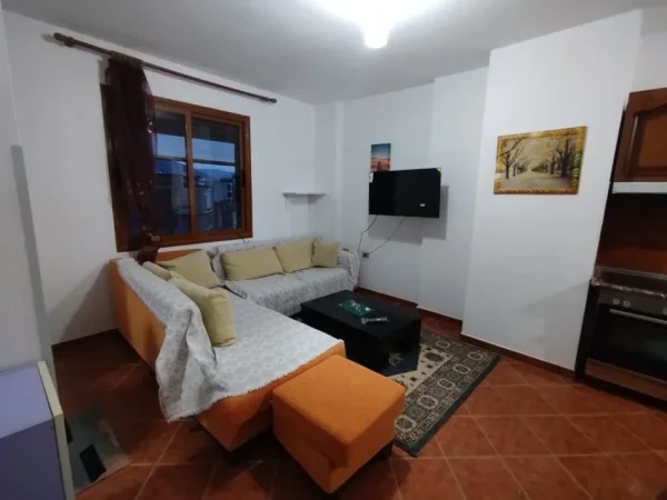Vlore, jepet me qera apartament 2+1 Kati 6, 300 € (Pranë fakultetit të shkencave)