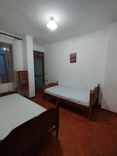 Vlore, jepet me qera apartament 2+1 Kati 6, 300 € (Pranë fakultetit të shkencave)