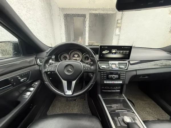 Tirane, shitet makine Mercedes Benz Nafte, e bardhë automatik Klima 226.000 km 12.500 €