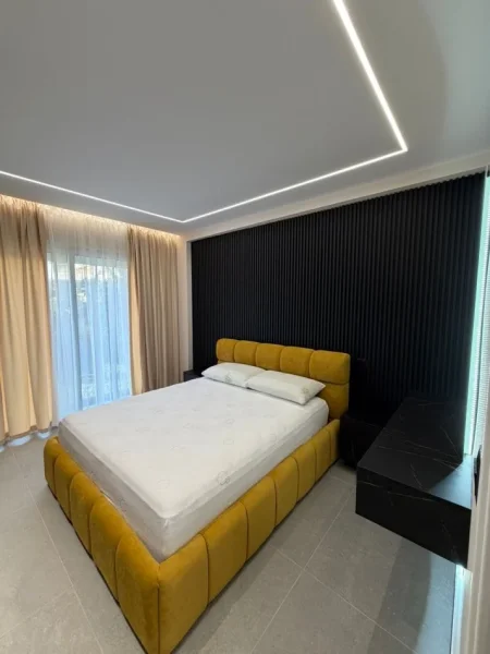 Vlore, jepet me qera apartament 1+1+Ballkon Kati 4, (Tek Rrapi ne Lungomare)
