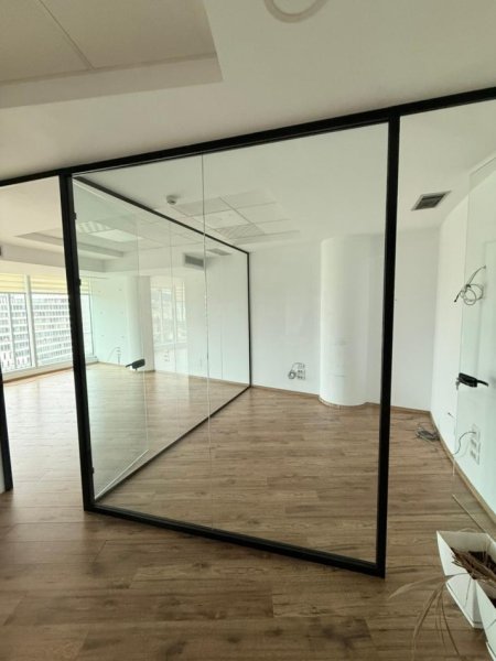 Tirane, jepet me qera zyre Kati 10, 105 m² 3.150 € (Etc)