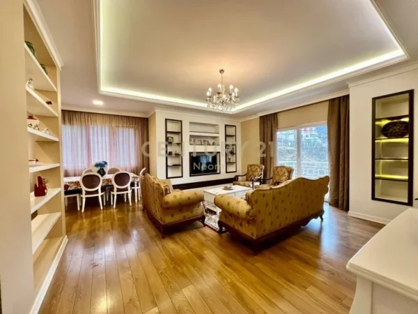 Tirane, jepet me qera apartament 2+1+Ballkon Kati 3, 100 m² 900 € 