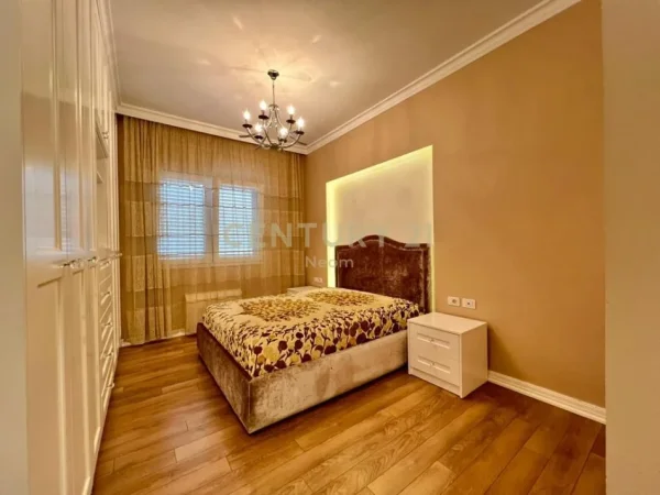 Tirane, jepet me qera apartament 2+1+Ballkon Kati 3, 100 m² 900 € 