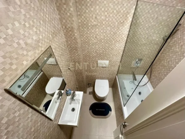 Tirane, jepet me qera apartament 2+1+Ballkon Kati 3, 100 m² 900 € 