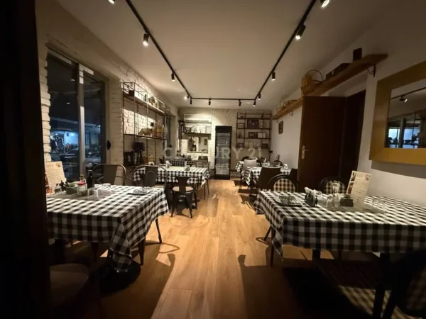 Tirane, shitet ambjent biznesi Kati 1, 80 m² (21 dhjetori)