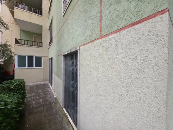 Tirane, shitet ambjent biznesi Kati 0, 90 m² (Kopshti botanik)