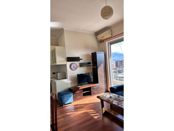Tirane, jepet me qera apartament Kati 7, 54 m² 800 €