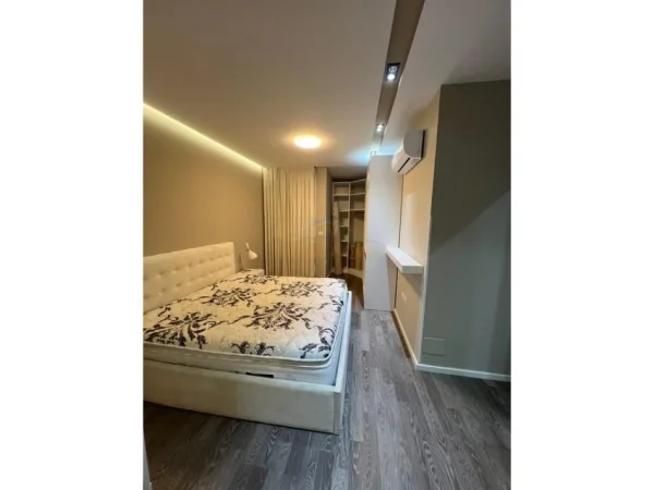 Tirane, jepet me qera apartament Kati 6, 122 m² 1.400 € 