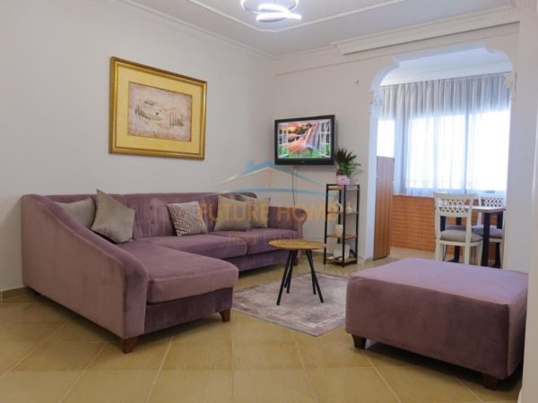 Tirane, jepet me qera apartament Kati 4, 80 m² 800 €