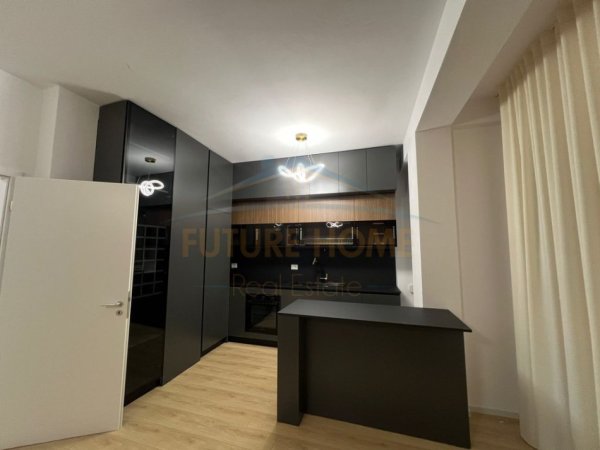 Tirane, jepet me qera Vile Kati 0, 258 m² 1.500 € 