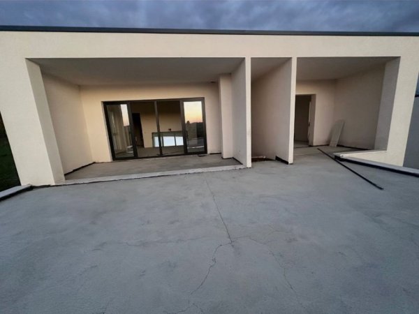 Tirane, shitet Vile 2 Katshe Kati 0, 258 m² 500.000 € (Farke)