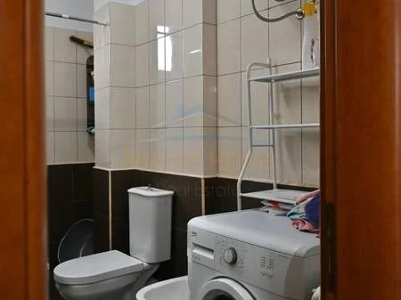 Tirane, jepet me qera apartament 2+1+Ballkon Kati 3, 680 €