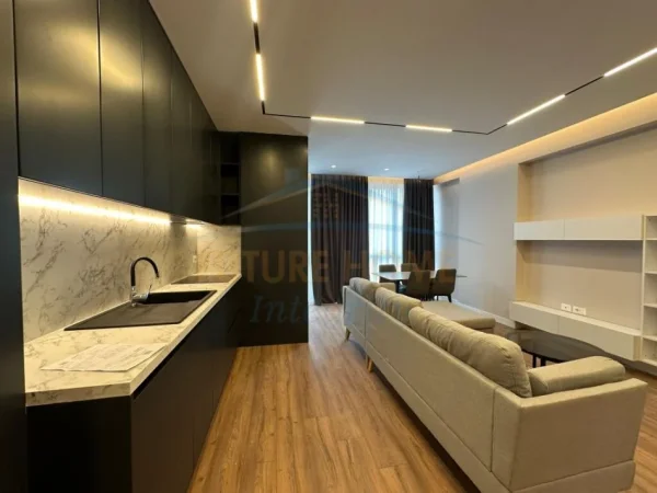 Tirane, jepet me qera apartament 3+1+2+Post Parkimi+Ballkon Kati 4, 110 m² 850 € (Ish Tregu Elektrik, Rruga Petro Nini Luarasi)