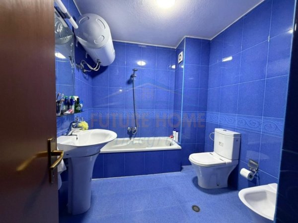 Tirane, shitet apartament 2+1+2+Ballkon Kati 4, 129 m² 260.000 € (Rruga Sulejman Delvina)