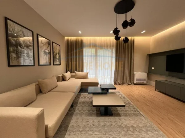 Tirane, jepet me qera apartament 2+1+2+Ballkon Kati 3, 107 m² 1.100 € (Kopshti Botanik)