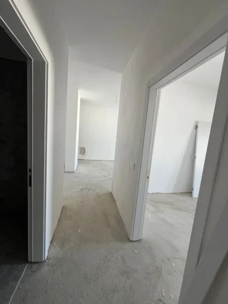 Tirane, shitet apartament 2+1+Ballkon Kati 8, 108 m² 160.000 € (Rruga 5 Maj)