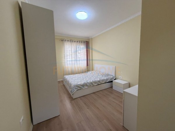 Tirane, jepet me qera apartament 2+1+Ballkon Kati 4, 95 m² 570 € (Grand Gallery)
