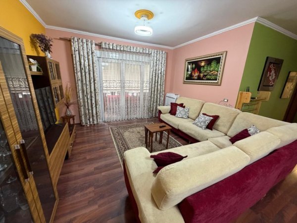 Tirane, jepet me qera apartament 2+1+Ballkon Kati 6, 140 m² 55,000Leke (Don Bosko)