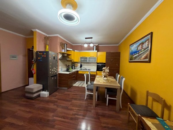 Tirane, jepet me qera apartament 2+1+Ballkon Kati 6, 140 m² 55,000Leke (Don Bosko)