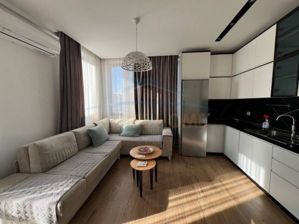 Tirane, jepet me qera apartament 1+1+Ballkon Kati 6, 71 m² 850 € (Rruga e Barrikadave)