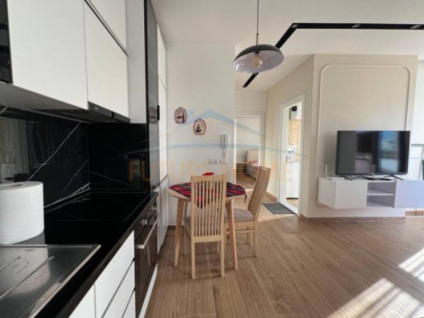 Tirane, jepet me qera apartament 1+1+Ballkon Kati 6, 71 m² 850 € (Rruga e Barrikadave)