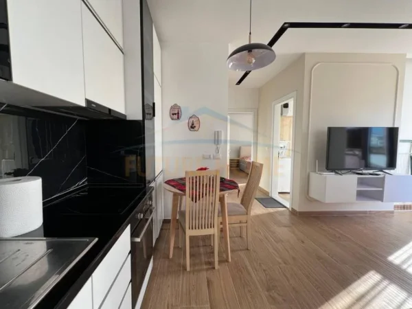 Tirane, jepet me qera apartament 1+1+Ballkon Kati 6, 71 m² 850 € (Rruga e Barrikadave)