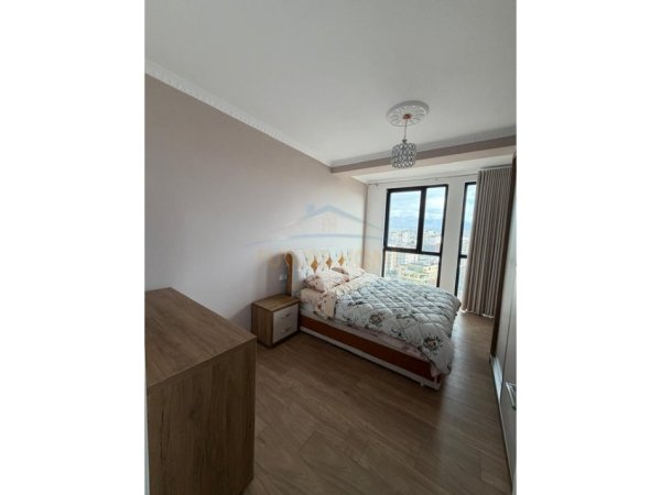 Tirane, jepet me qera apartament 2+1+Ballkon Kati 9, 104 m² 1.000 € (Mine Peza)