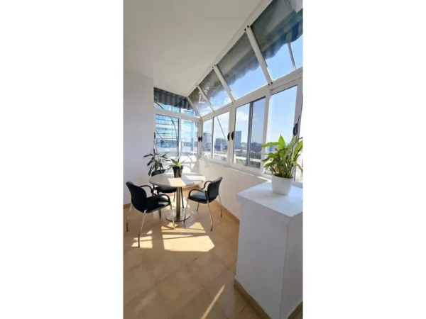 Tirane, jepet me qera apartament 2+1 , 145 m² 1.200 € (Blloku)